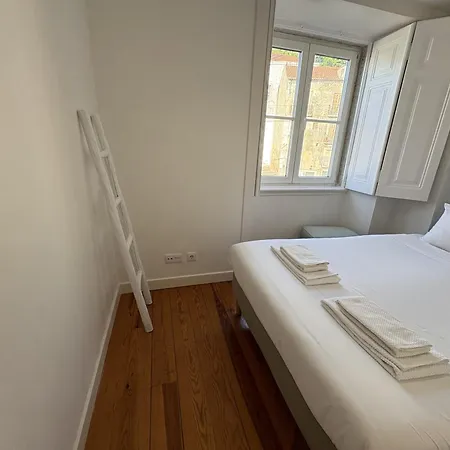 Alfama Premium Lodge *