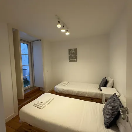 Alfama Premium Lodge *