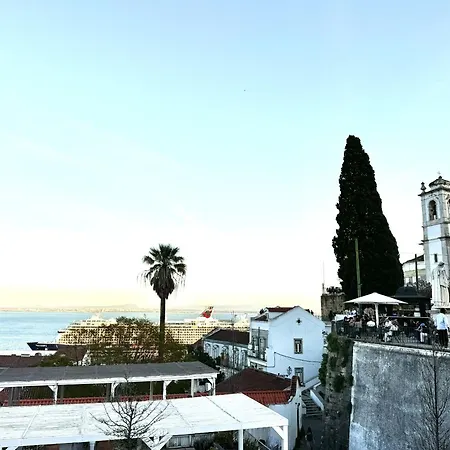 Lodge Alfama Premium